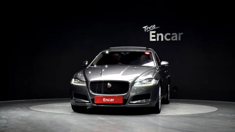 Jaguar XF
