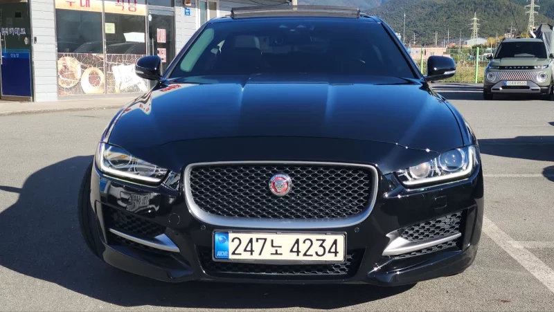 Jaguar XE