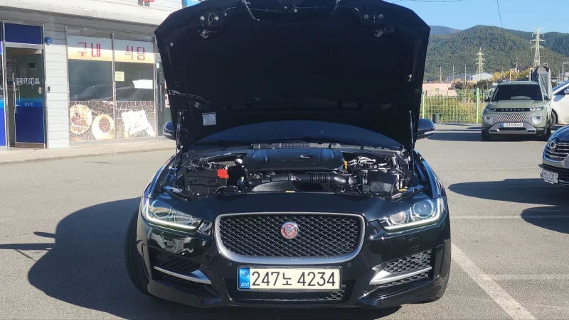 Jaguar XE