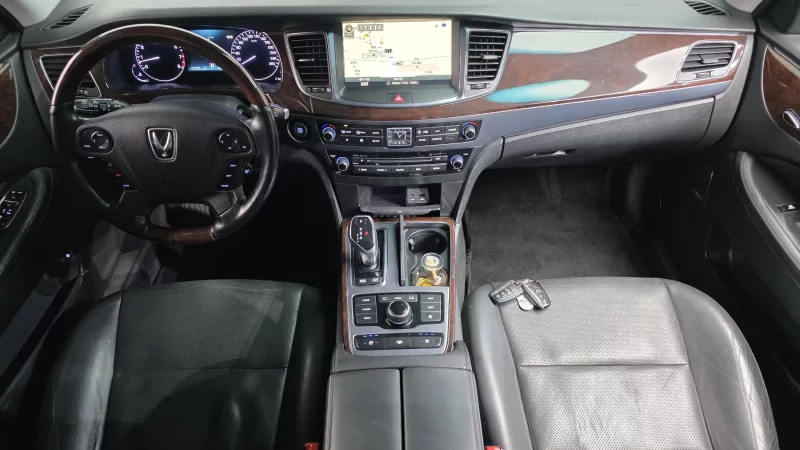 Hyundai Equus