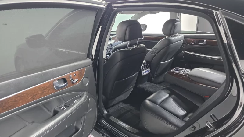 Hyundai Equus