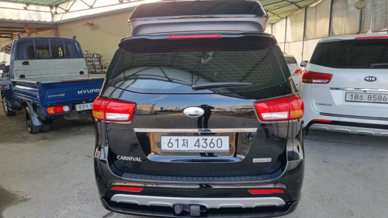 Kia Carnival