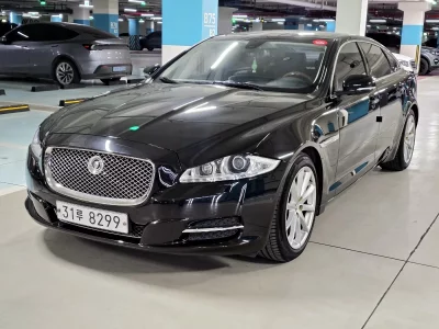 Jaguar XJ