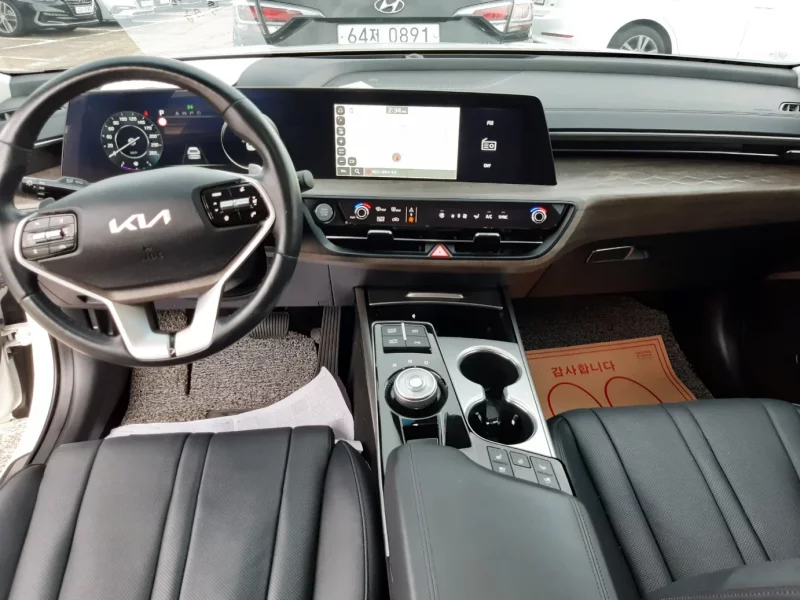 Kia K8