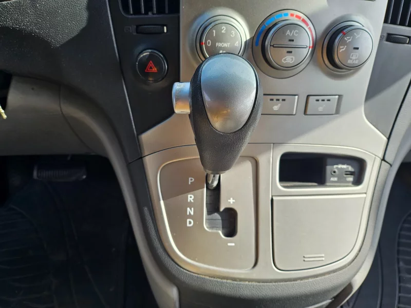 Hyundai Grand Starex