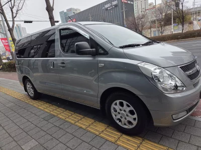Hyundai Starex