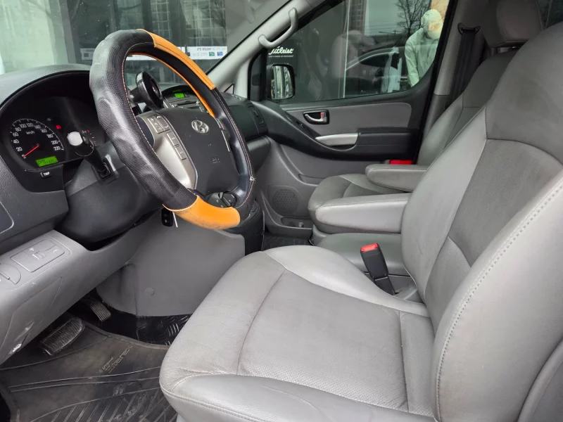 Hyundai Grand Starex
