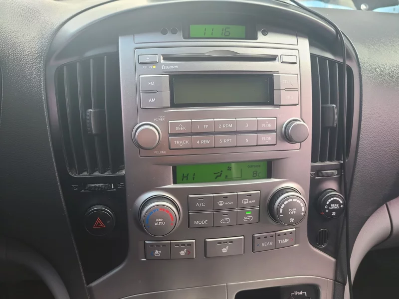 Hyundai Starex