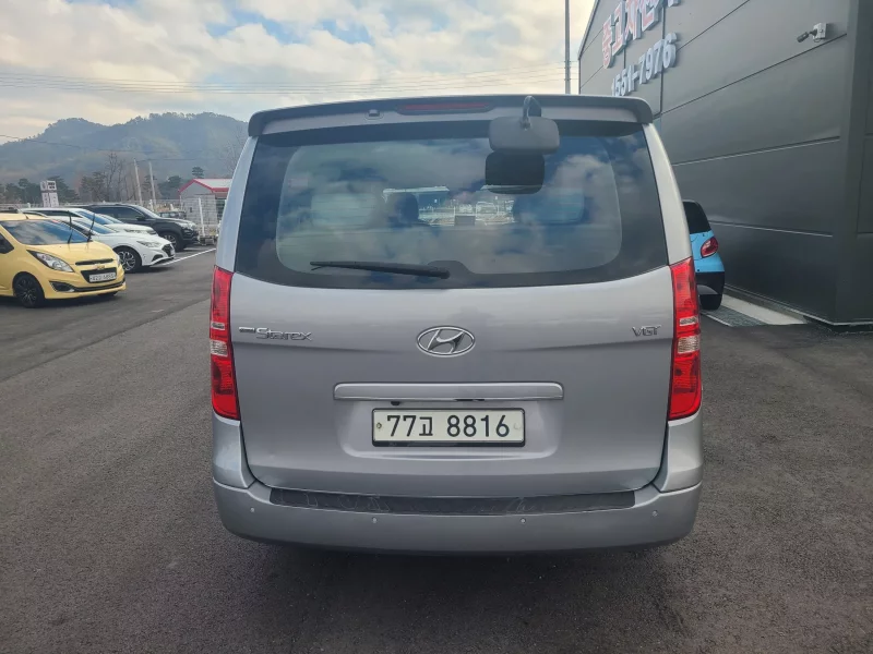 Hyundai Starex