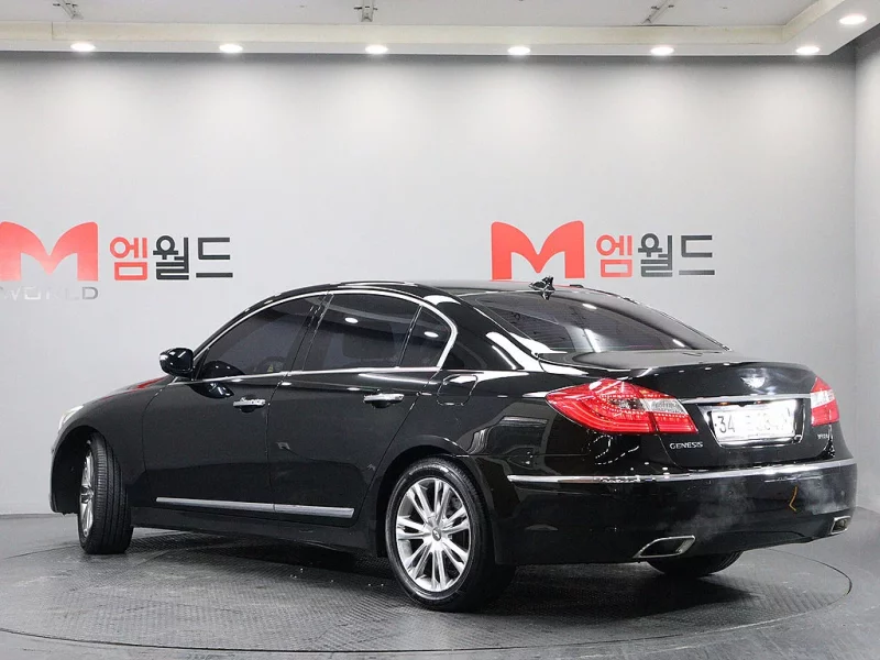 Hyundai Genesis