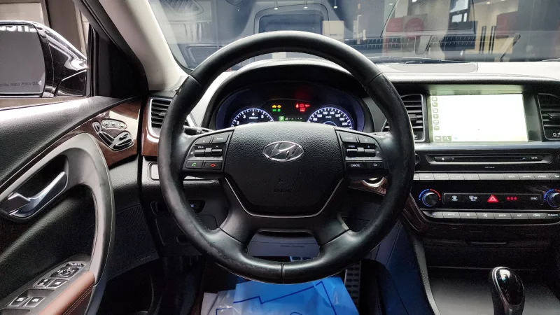 Hyundai Aslan