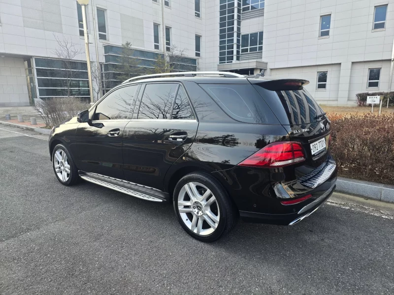 Mercedes-Benz GLE-Class