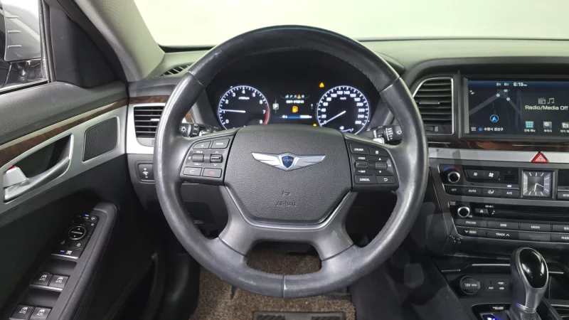 Hyundai Genesis