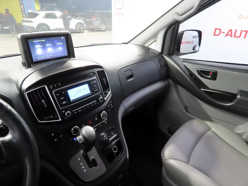 Hyundai Grand Starex