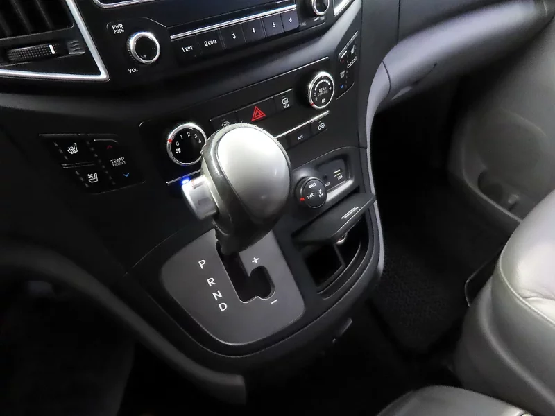 Hyundai Grand Starex