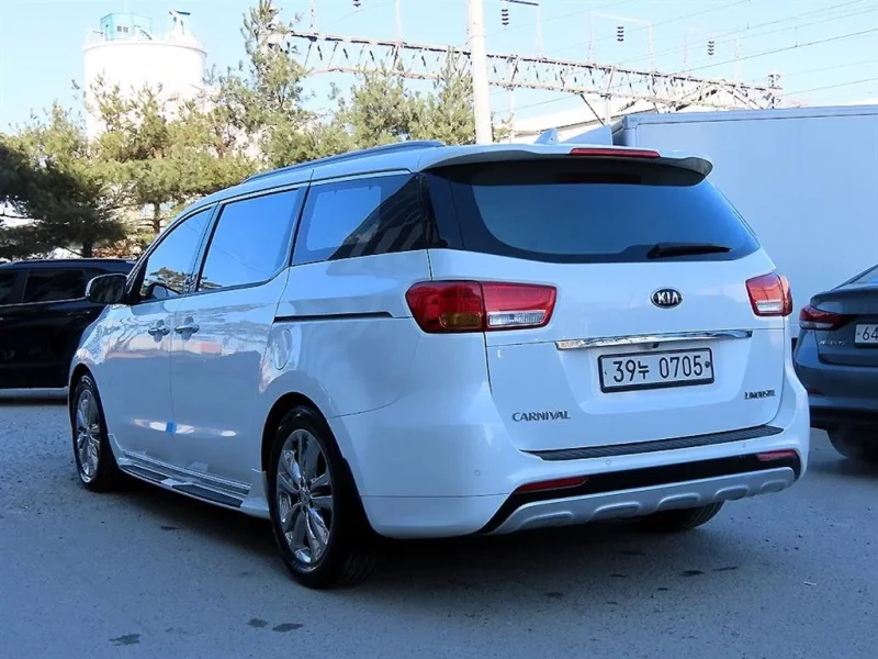 Kia Carnival