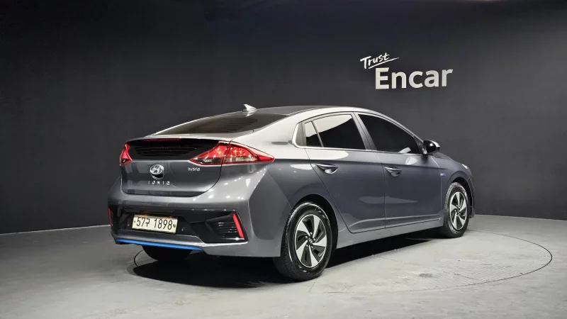 Hyundai Ioniq
