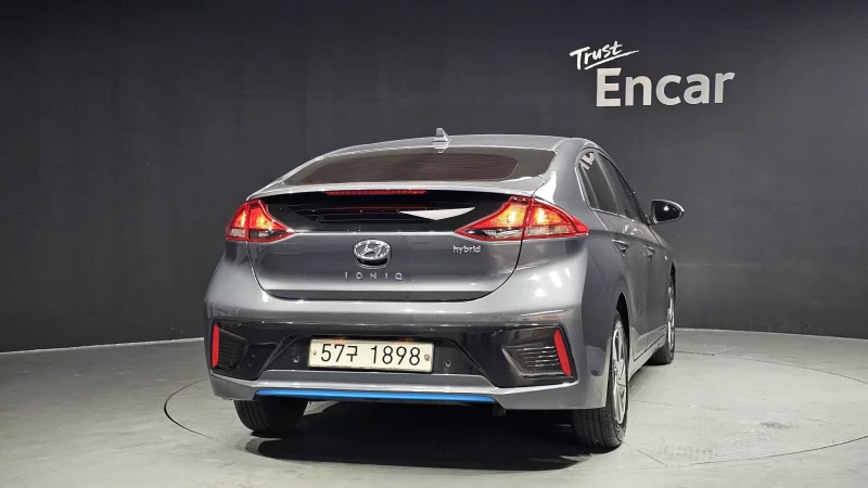 Hyundai Ioniq