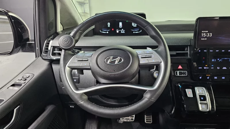 Hyundai Staria