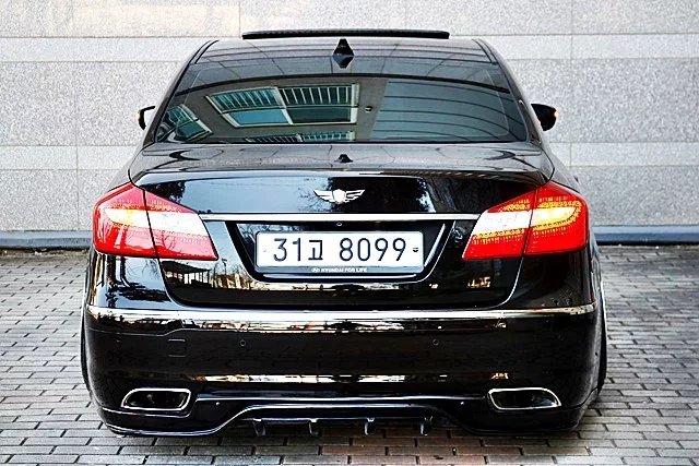 Hyundai Genesis