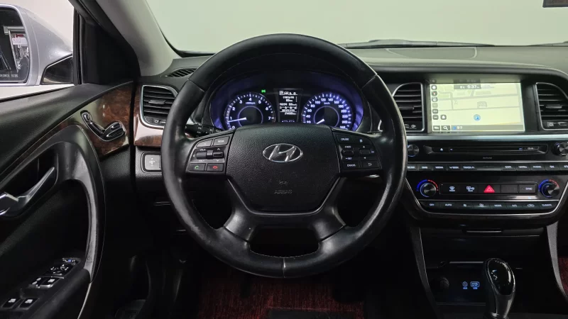 Hyundai Aslan