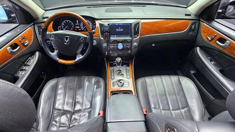 Hyundai Equus