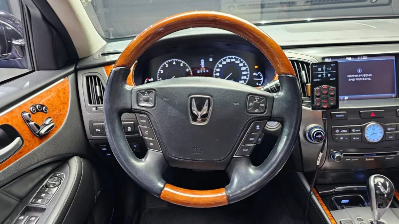 Hyundai Equus