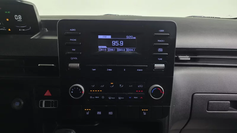 Hyundai Staria