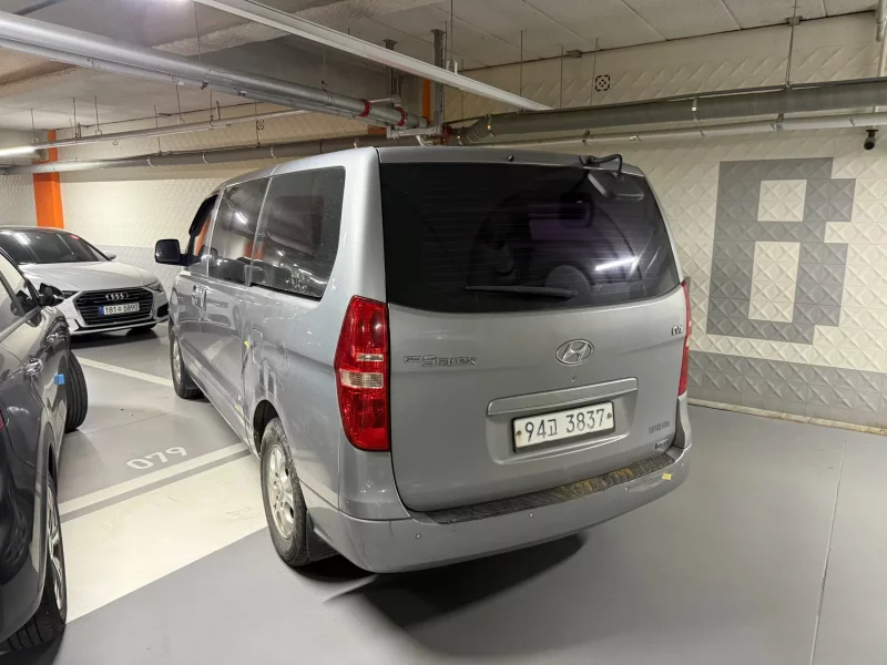Hyundai Starex