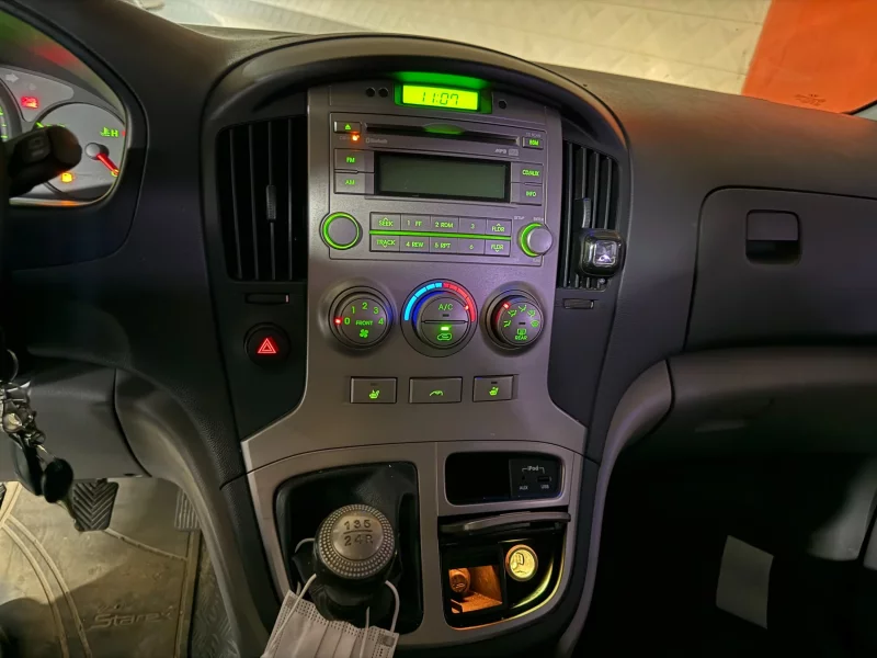 Hyundai Starex