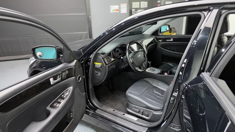 Hyundai Genesis