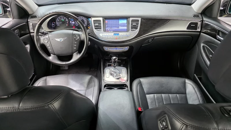 Hyundai Genesis