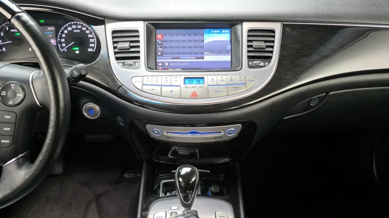 Hyundai Genesis