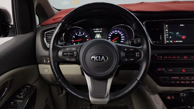 Kia Carnival