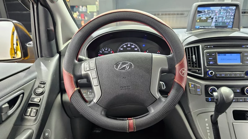 Hyundai Starex