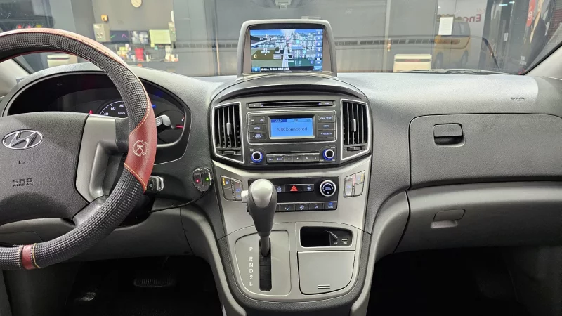 Hyundai Starex