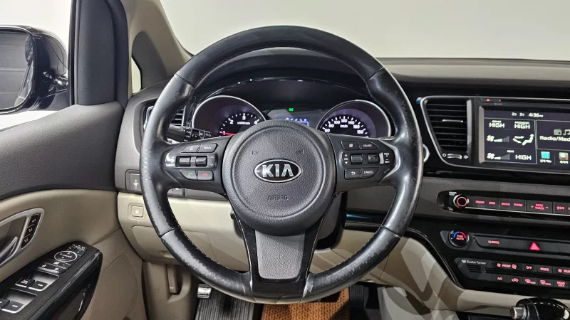 Kia Carnival