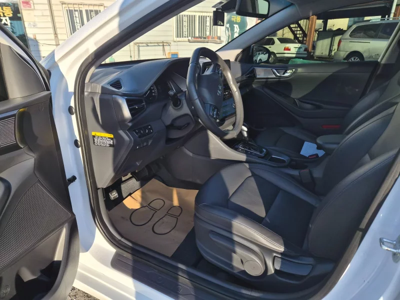 Hyundai Ioniq