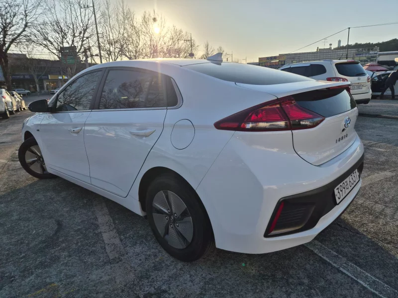 Hyundai Ioniq