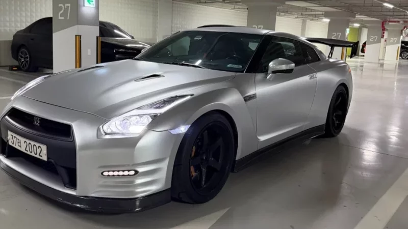 Nissan GT-R