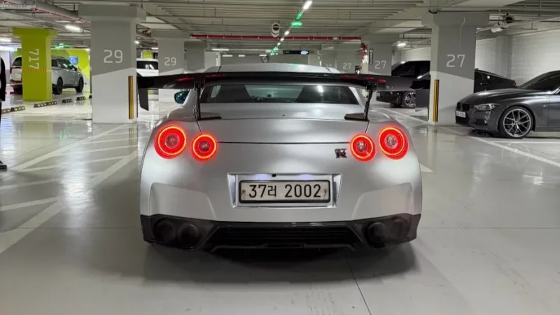 Nissan GT-R