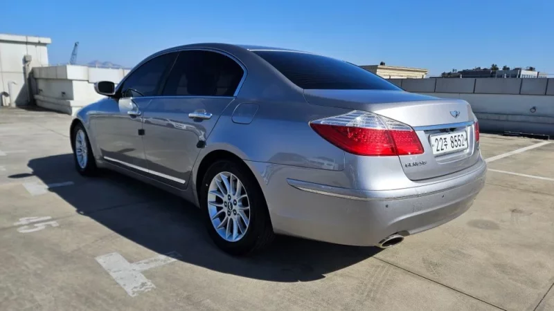 Hyundai Genesis