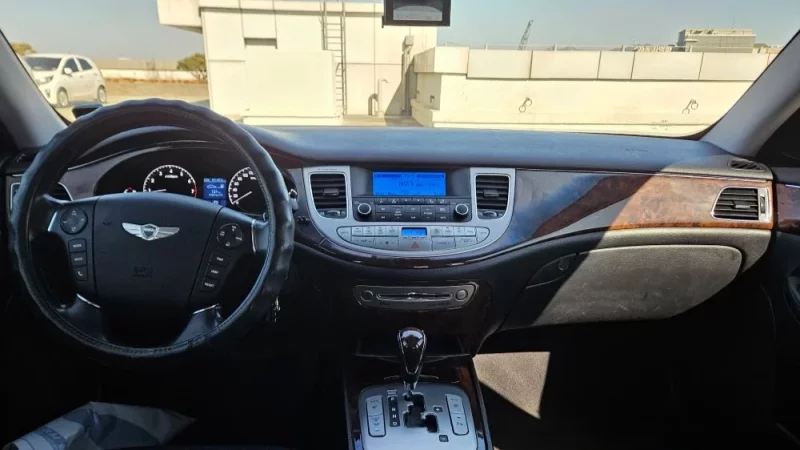 Hyundai Genesis