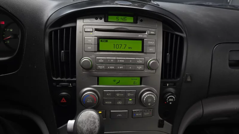 Hyundai Starex