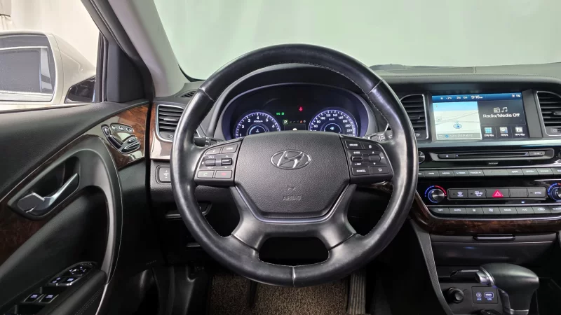 Hyundai Aslan