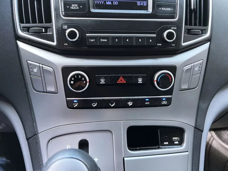 Hyundai Grand Starex