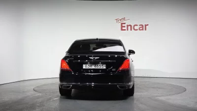 Genesis EQ900