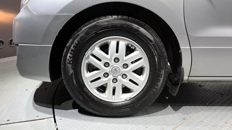 Hyundai Starex