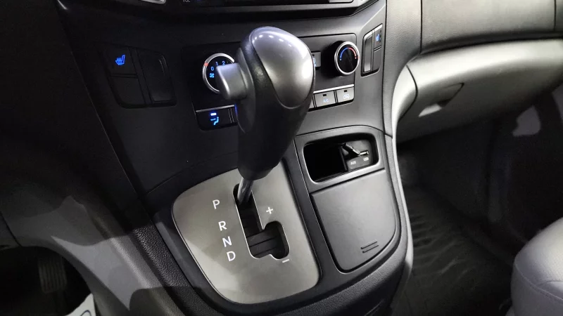 Hyundai Grand Starex
