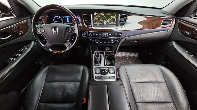 Hyundai Equus